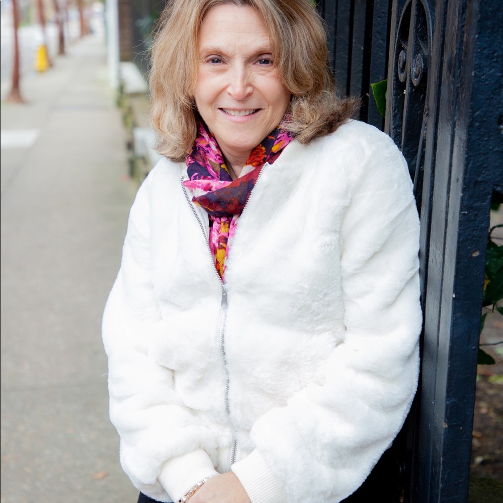 Meet your Posher, Debra